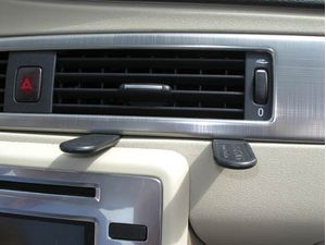 Brodit ProClip montážna konzola pre Volvo S80 07-11, V70 II 08-11, XC70 08-11, na stred
