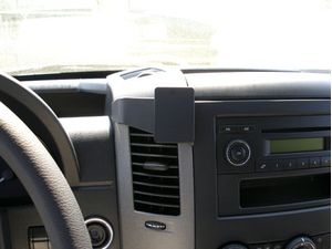 Brodit ProClip pre Mercedes Benz Sprinter 07-18/Volkswagen Crafter 07-16, na stred nad mriežku