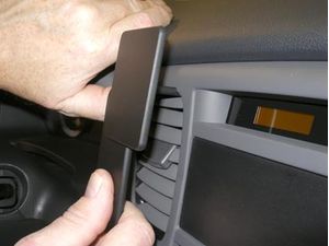 Brodit ProClip montážna konzola pre Kia Rio, 06-11, na stred
