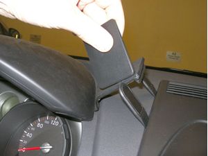 Brodit ProClip montážna konzola pre Nissan Qashqai 07-13, na stred vľavo