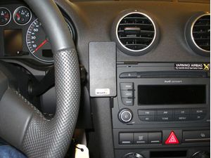 Brodit ProClip montážna konzola pre Audi A3 07-12, S3 07-13, na stred vľavo