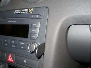 Brodit ProClip montážna konzola pre Audi A3 07-12, S3 07-13, na stred vpravo