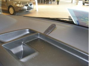 Brodit ProClip Volkswagen T5 Transporter/Pickup 03-09/Shuttle 03-10/Caravelle 04-09, na stred vľavo