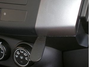 Brodit ProClip montážna konzola pre Mitsubishi Outlander 07-13, na stred