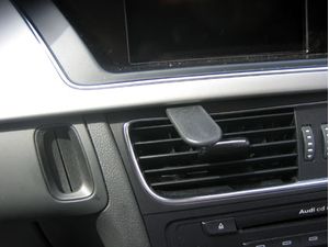 Brodit ProClip montážna konzola pre Audi A4 Avant 08-09, A5 07-09, S5 07-09, S4 Sedan 08-09, na stred