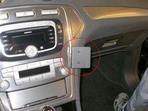 Brodit ProClip montážna konzola pre Ford Mondeo 08-14 (nie pre Business X), na stred vpravo