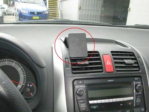 Brodit ProClip montážna konzola pre Toyota Auris/Auris Full Hybrid 07-12, na stred vľavo