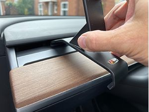 Brodit Montážny držiak ProClip pre Tesla 3 18-24 /Model Y 20-24, ľavý