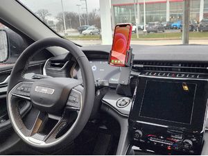 Brodit Montážny držiak ProClip pre Jeep Grand Cherokee 22-24, vľavo v strede