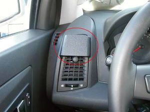 Brodit ProClip montážna konzola pre Cadillac CTS 03-05/SRX 04-05, vľavo na mriežku ventilácie
