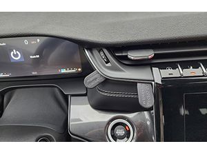 Brodit Montážny držiak ProClip pre Jeep Grand Cherokee 22-24, vľavo v strede