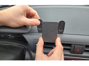Brodit ProClip montážna konzola pre Subaru BRZ 22-24, na stred