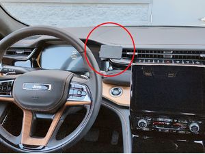 Brodit Montážny držiak ProClip pre Jeep Grand Cherokee 22-24, vľavo v strede