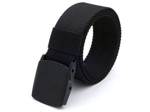Voľnočasový opasok v armádnom štýle s plastovou prackou, extra ľahký, dĺžka 115 cm, čierny