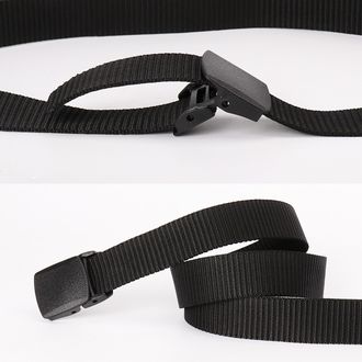 Voľnočasový opasok v armádnom štýle s plastovou prackou, extra ľahký, dĺžka 115 cm, čierny