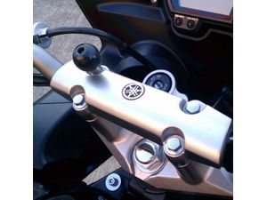 RAM Mounts držiak na riadidlá motocykla so skrutkami M8, s 1" čapom, RAM-B-367U