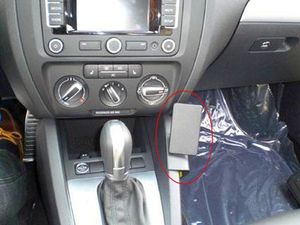 Brodit ProClip montážna konzola pre Volkswagen Jetta 11-18, na stred vpravo dole