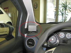 Brodit ProClip montážny držiak pre Fiat Punto Evo 10-19, vľavo na stĺpiku