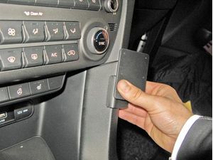 Brodit ProClip montážna konzola pre Kia Sportage 16-21, na stred vpravo