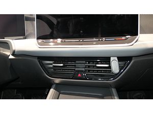 Brodit ProClip montážny držiak pre Volkswagen Passat 24-25, na stred