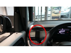 Brodit ProClip pre Volkswagen ID. Buzz 23-24, (nie Cargo), vľavo pod mriežkou ventilácie