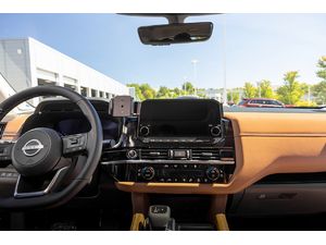 Brodit Montážny držiak ProClip pre Nissan Pathfinder 22-24, vľavo v strede