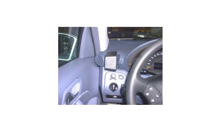 Brodit ProClip montážna konzola pre Mercedes Benz C-Class (180-320) 01-06/CLC-Class 09-11, vľavo
