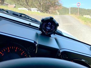 Palubný displej Autool X95 s GPS, gyroskopom a tachometrom