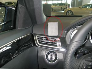 Brodit ProClip pre Mercedes Benz E-Class, Sedan 09-16/Stationwagon 10-16, vľavo nad mriežku ventilácie