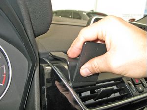 Brodit ProClip montážna konzola pre BMW 2 Active/Gran Tourer, F45/F46 14-21, na stred