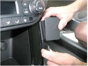 Brodit ProClip montážna konzola pre Kia Ceed 12-18, na stred vpravo