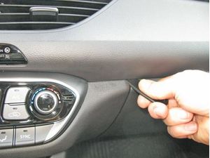 Brodit ProClip montážny držiak pre Hyundai i30 17-24/Hyundai Elantra GT 18-24, pre stred