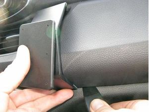 Brodit ProClip montážny držiak pre Hyundai i30 17-24/Hyundai Elantra GT 18-24, pre stred