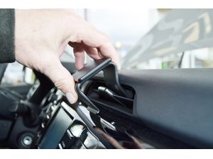 Brodit ProClip montážna konzola pre Toyota Camry 18-21 USA, na stred