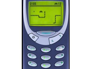 Nokia 3310 (model r.v. 2000), prekrytý pôvodný telefón, anglické menu