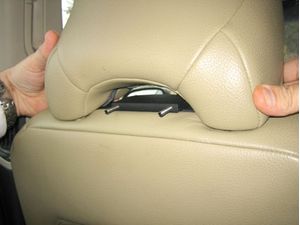 Brodit konzole na opěrku hlavy pro Volvo C70/S60/S70/S80/V60/V70/XC60/XC70/XC90, rok výroby v popisu
