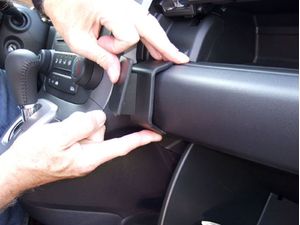 Brodit ProClip montážny držiak pre Honda CR-V 08-11, pravá strana dole