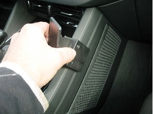 Brodit Montážny držiak ProClip pre Volkswagen Touareg 19-24, vpravo uprostred
