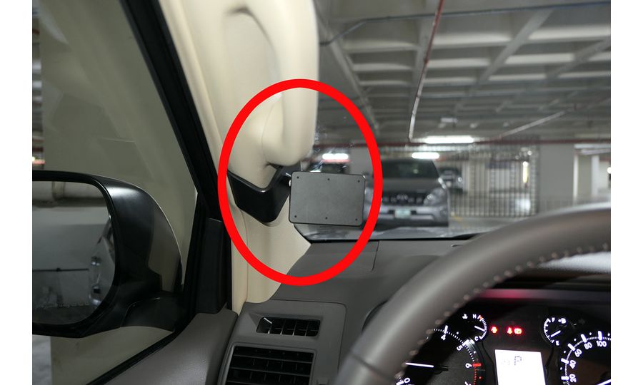 Brodit Montážny držiak ProClip pre Toyota LandCruiser 150/LandCruiser Prado 22-23, vľavo na stĺpiku