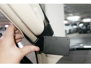 Brodit Montážny držiak ProClip pre Toyota LandCruiser 150/LandCruiser Prado 22-23, vľavo na stĺpiku