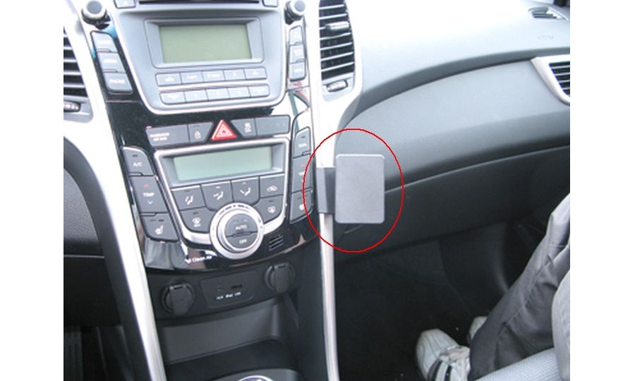 Brodit ProClip montážna konzola pre Hyundai i30 12-16, na stred vpravo