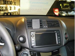 Brodit ProClip montážna konzola pre Toyota RAV 4 11-12, na stred