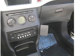 Brodit ProClip montážna konzola pre Citroen C3 10-16, na stred