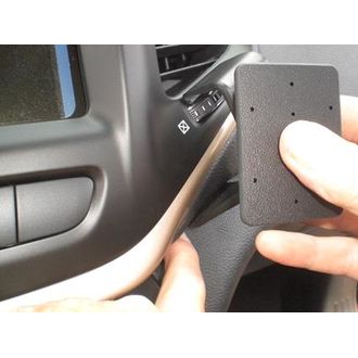 Brodit ProClip montážna konzola pre Jeep Cherokee 14-24, na stred