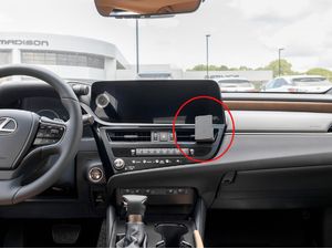 Brodit Montážny držiak ProClip pre Lexus ES Series 22-24, vpravo uprostred