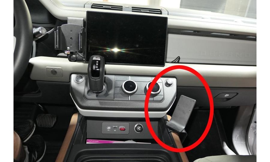 Brodit ProClip pre Land Rover Defender 20-24, od stredu doprava nadol