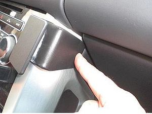 Brodit Montážny držiak ProClip pre Land Rover Range Rover 13-21, vpravo uprostred