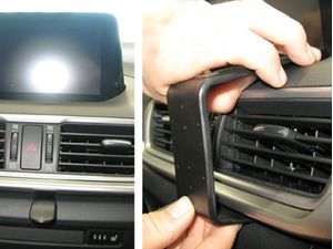 Brodit ProClip montážna konzola pre Mazda 3 14-18, na stred
