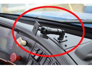 Brodit ProClip montážny držiak pre Volvo FH/FM/NH 03-07/VHD/VNL/VNM/VN/VT 03-18, pre stred, zosilnený