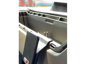 Brodit ProClip pre Volvo FM 21-24 (len bez displeja), na stred, vystužený
